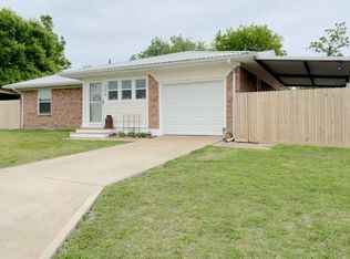 306 Roberts St, Howe, TX 75459