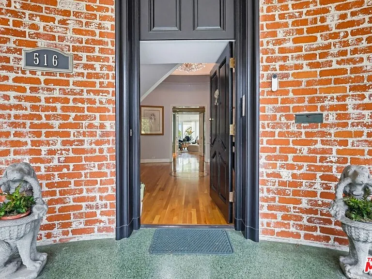 516 S Rimpau Blvd — Photo 10