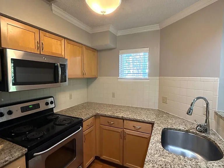 2518 Cranbrook Ln #4 — Photo 5