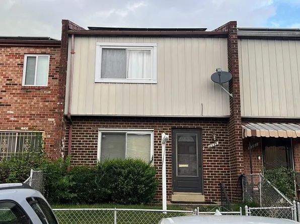 1359 Barnaby Ter SE, Washington, DC 20032