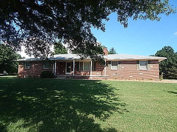 4th image of 4 Lake Park Dr