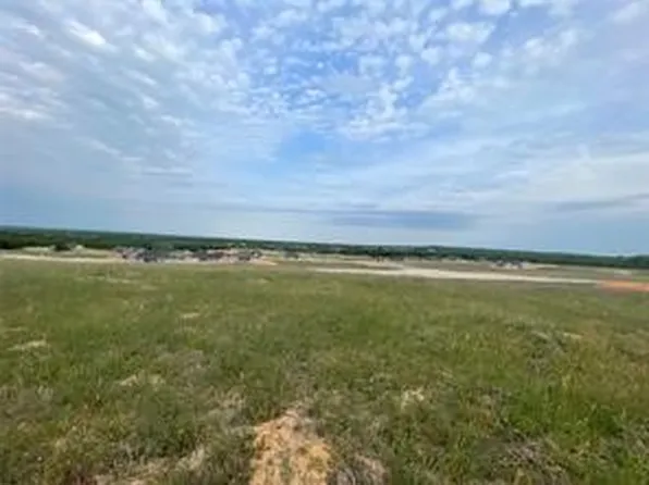 8 N Old Agnes Rd, Springtown, TX 76082