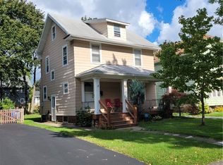 320 Roxborough Rd, Rochester, NY 14619