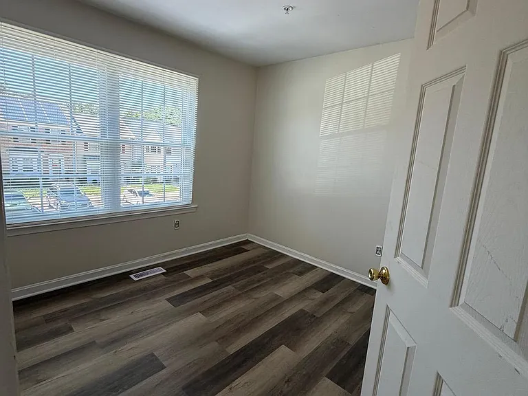 1746 Countrywood Ct — Photo 6