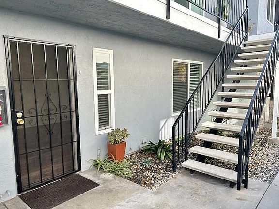 2nd image of 3727 Pershing Ave APT 1