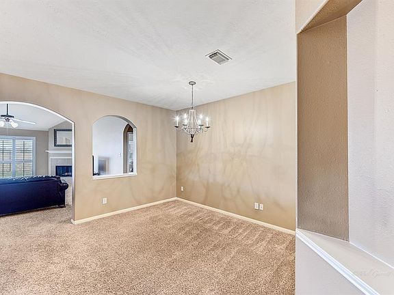 5th image of 7935 Thorncroft Manor Ln