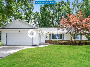 8903 E 84th St, Raytown, MO 64138