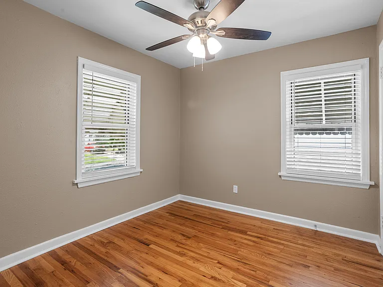 10335 Saint Henry Ln — Photo 12