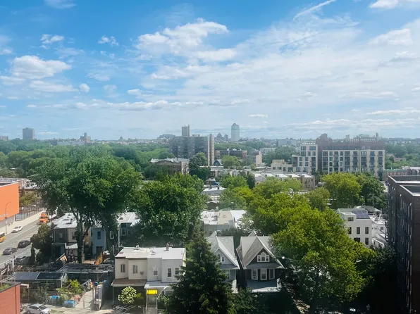135 Ocean Parkway image 3 of 8