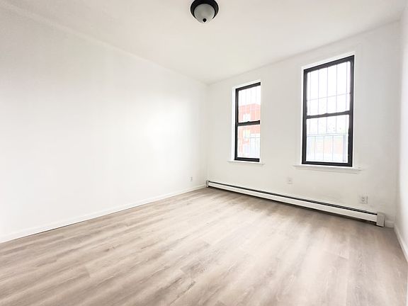 5th image of 1538 Gates Ave APT 2