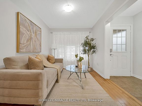 5th image of 810 Hepburn Rd
