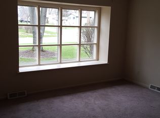 24060 Bear Creek Dr, BEDFORD HEIGHTS, OH 44146