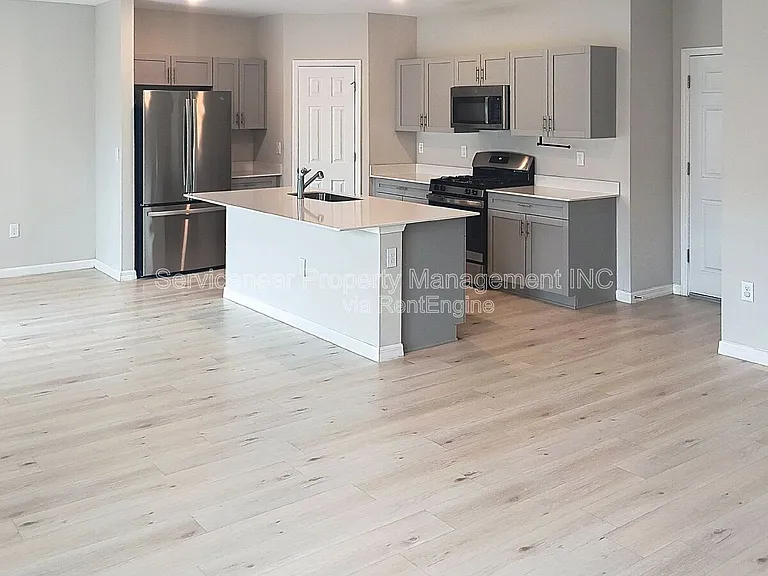 12937 Camarillo Pl — Photo 21