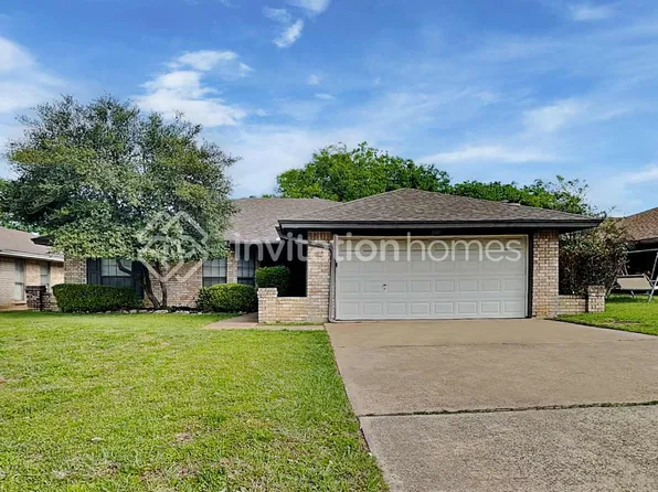 2127 Chapel Downs Dr, Arlington, TX 76017