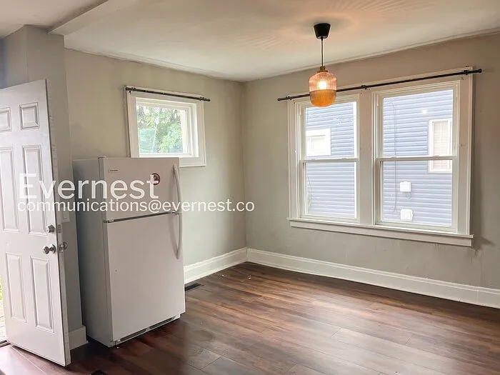 444 E Woodrow Ave — Photo 5