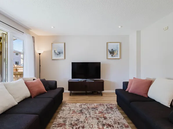 10946 Beaumaris Rd NW, Edmonton, AB T5X 1Z6