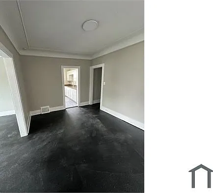 3 bed, 2330 sqft, $1,450 — Photo 2
