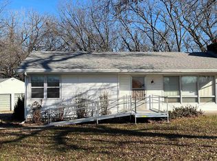 6618 SE Berryton Rd, Berryton, KS 66409