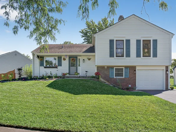 981 Longstreet Dr, Bartlett, IL 60103