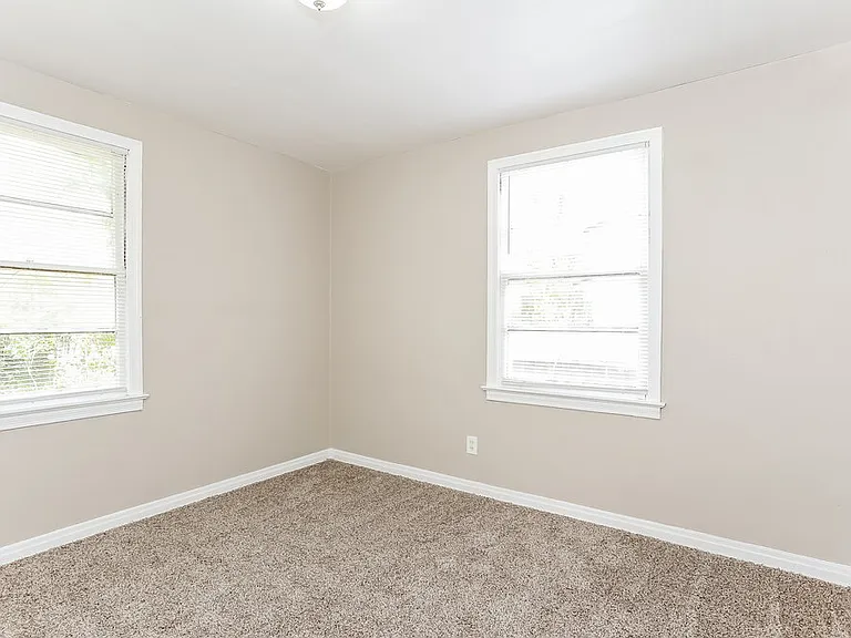 3037 Columbus Ave — Photo 10