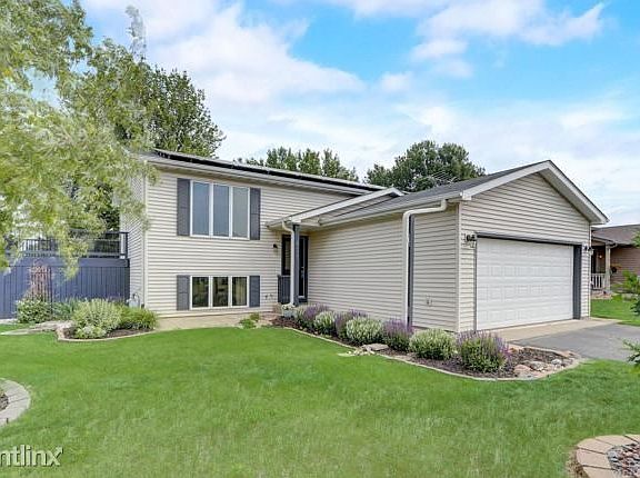 3rd image of 453R Braeburn Dr