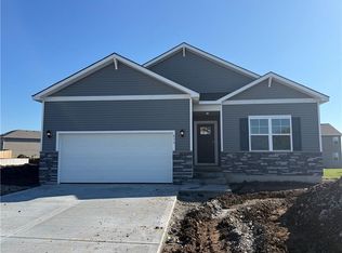613 Fallen Leaf Dr, Belton, MO 64012