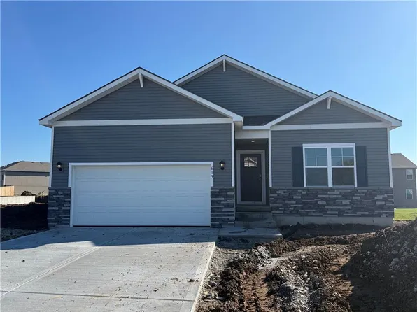 613 Fallen Leaf Dr, Belton, MO 64012