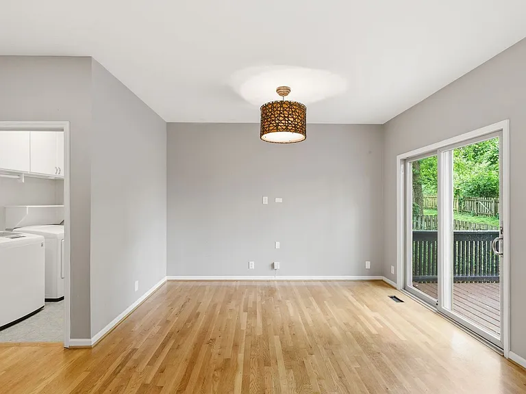 913 Magnolia Ct W — Photo 12