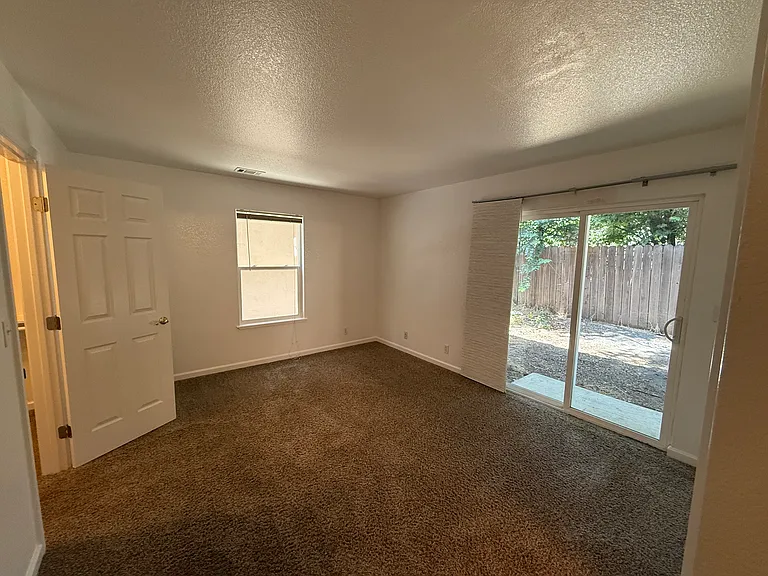 925 W St #2 — Photo 4