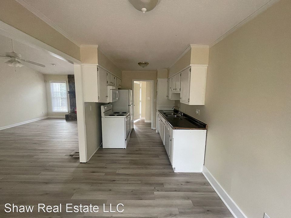 1st image of 318 Pinecliff Dr