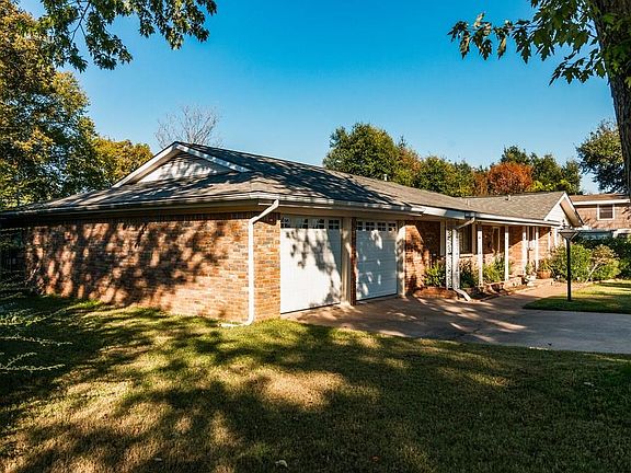 3rd image of 7105 Marilyn Ln