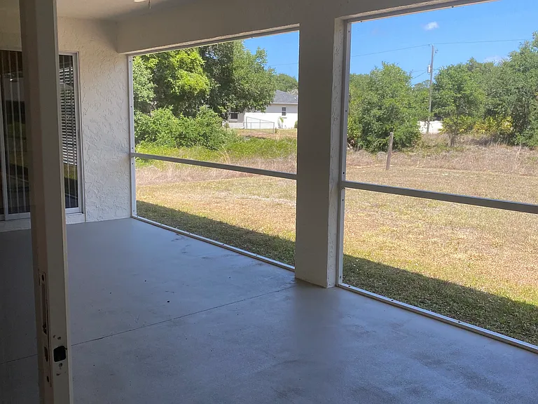 4492 Adelaide Ave — Photo 6