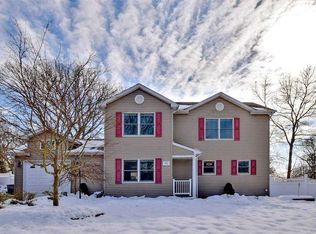 90 Newman St, Patchogue, NY 11772