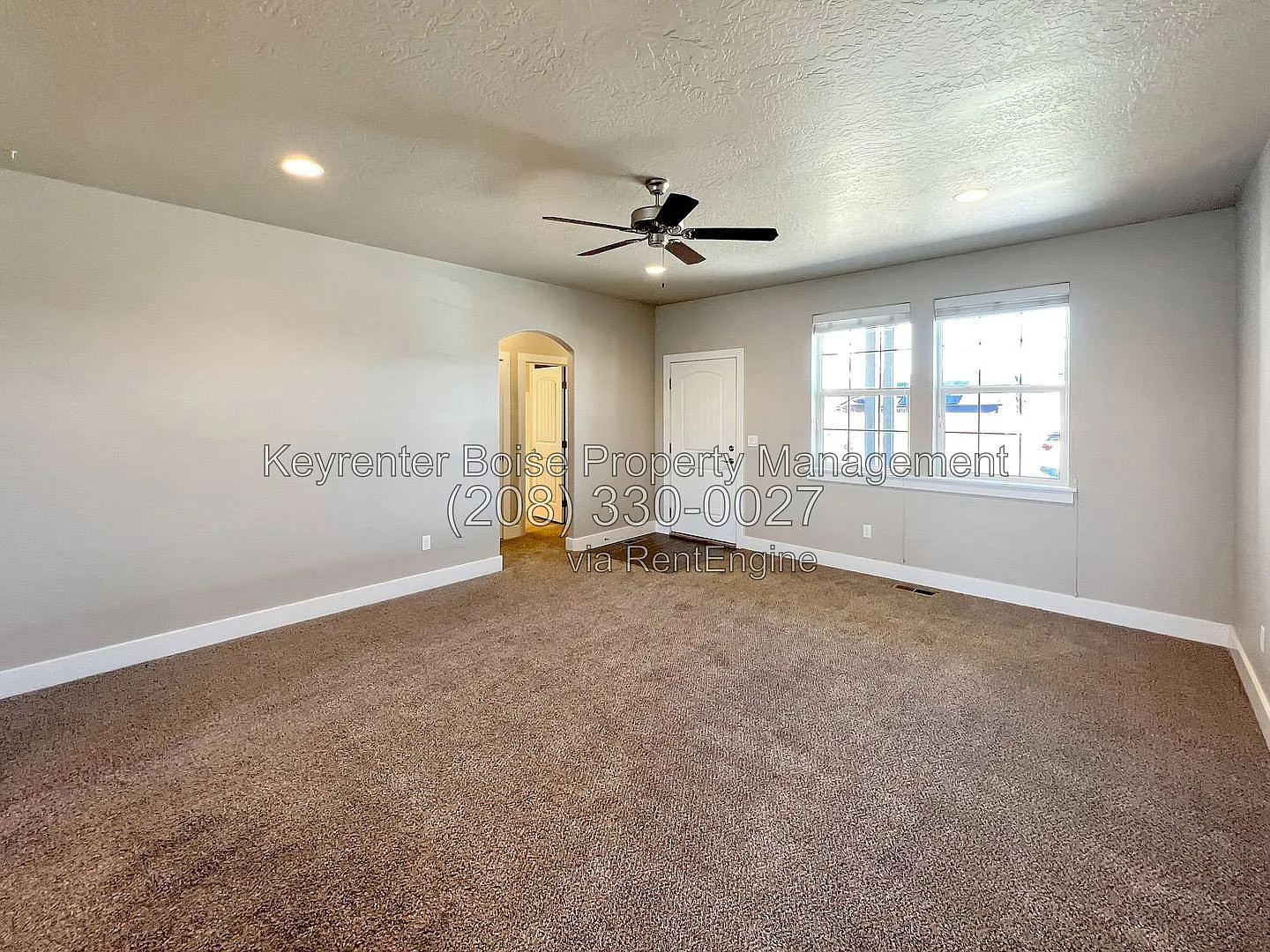 3 bed, 2.0 bath, 1294 sqft, $2,150 — Photo 3