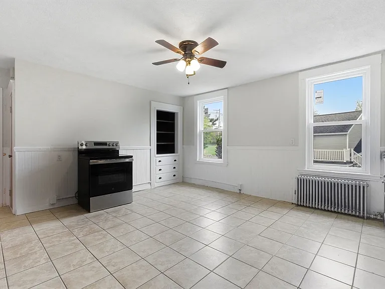 84 Margin St #2 — Photo 6