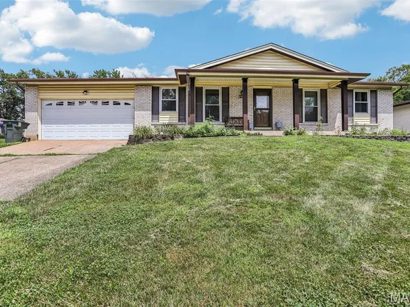 10 W Meadow Dr, Saint Peters, MO 63376