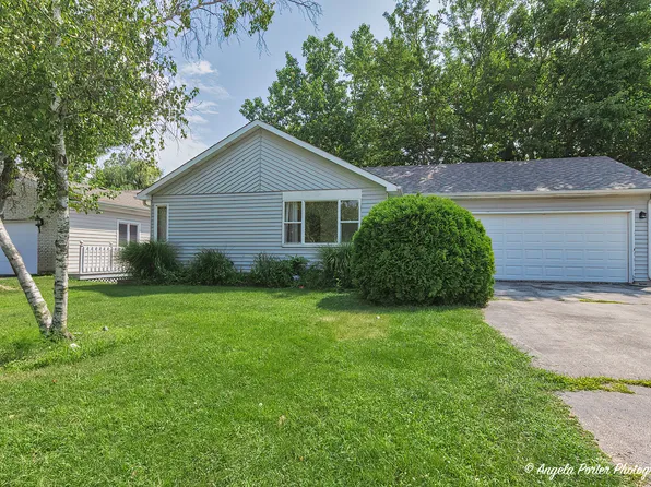 2019 Alta Vista Dr, Waukegan, IL 60087