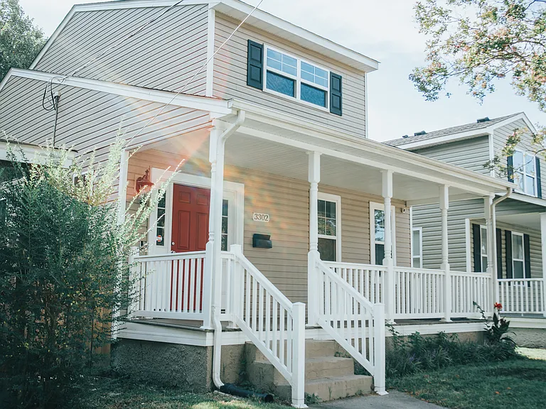 3302 Marne Ave — Photo 1