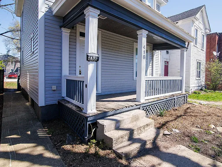 E 17th Ave — Photo 34