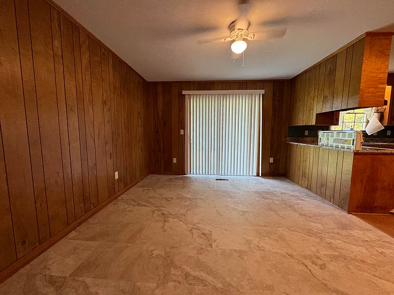 4220 Oakridge Dr — Photo 6