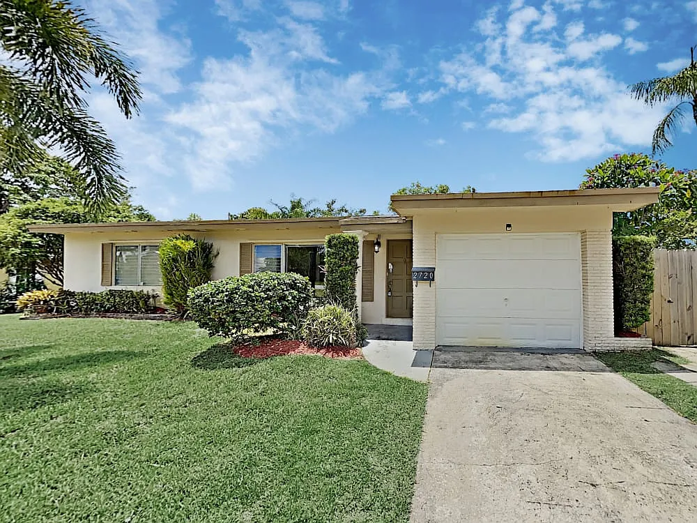 3 bed, 2085 sqft, $1,895 — Photo 2