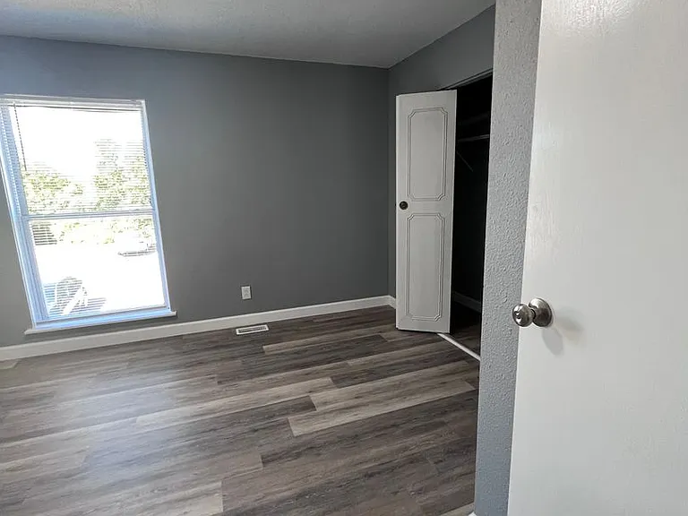1318 Truman Ave — Photo 11