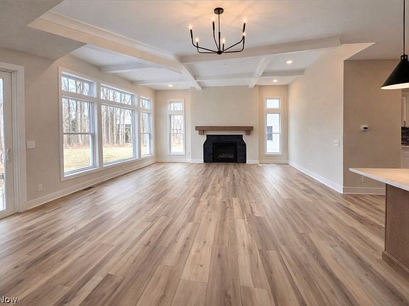 5th image of 9159 Dove Ln