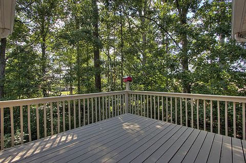 5th image of 213 Foxglove Ln