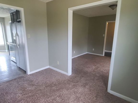 4th image of 1678 Montrose Dr