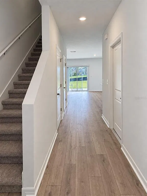 3 bed, 2.5 bath, 1405 sqft, $1,895 — Photo 2