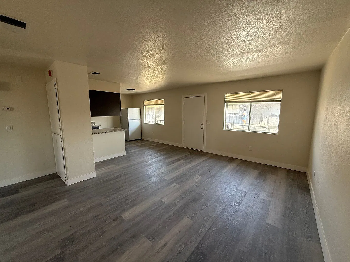 Available Now & Move-in Special Fully remodeled upstairs 2-bedroom, 1-bath apartment in Visalia, CA — Photo 4