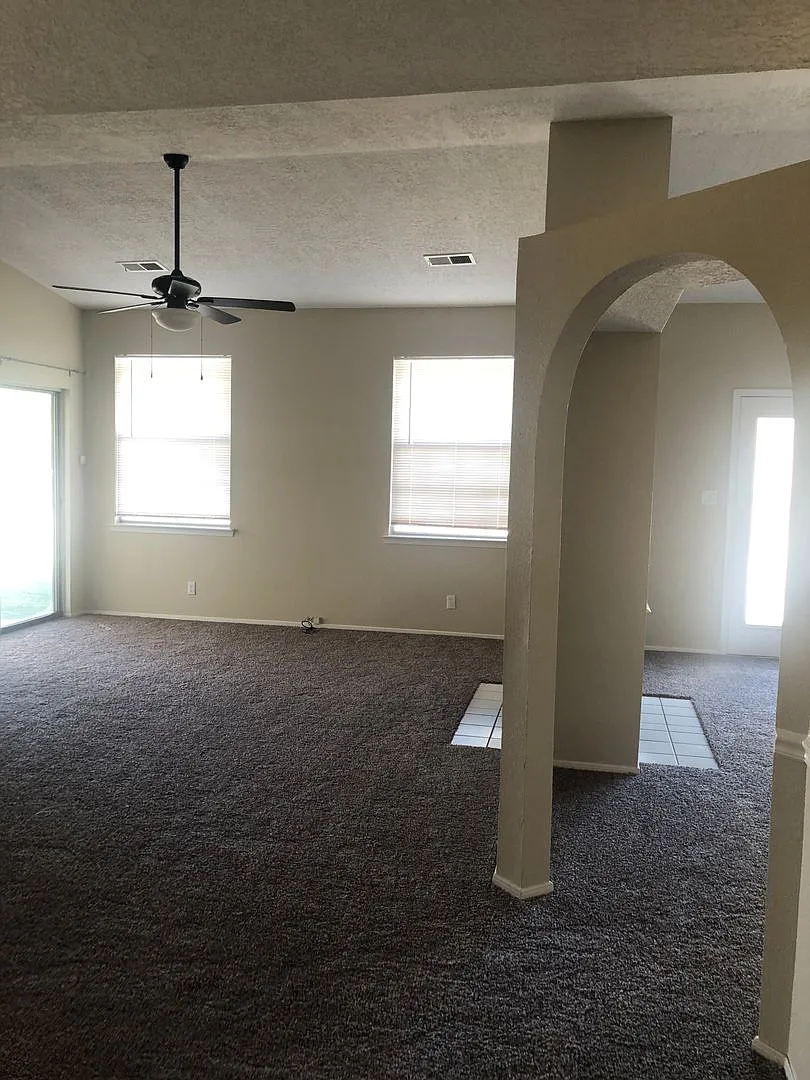 2621 Sandia Loop — Photo 4
