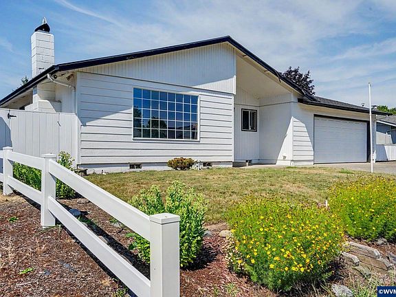 2nd image of 4755 Countess Ct NE