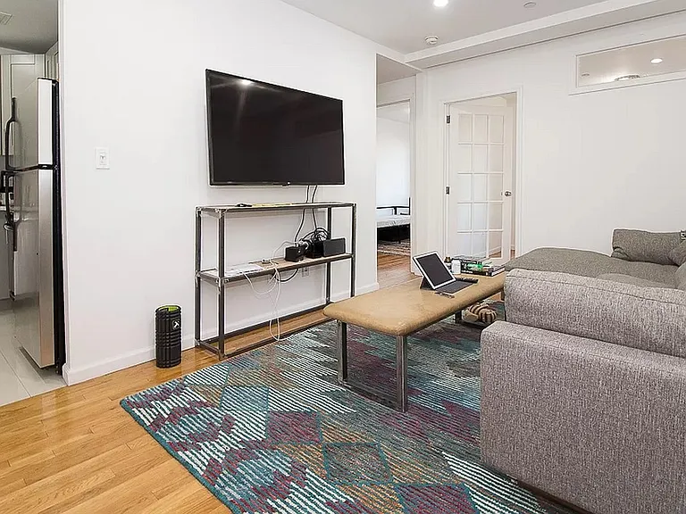 424 E 10th St #6B — Photo 4